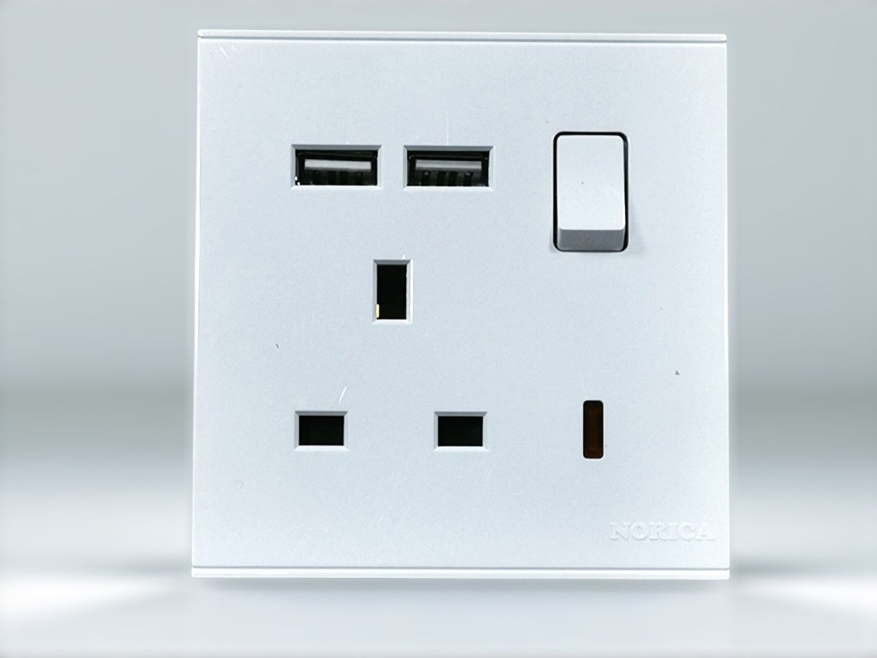 Switched Socket With 2 Usb White - Norica